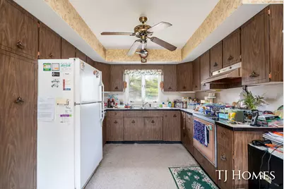 5818 E Sternberg Road, Fruitport, MI 49415 - Photo 13