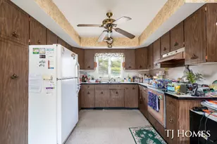 5818 E Sternberg Rd, Fruitport, MI 49415 - Photo 13