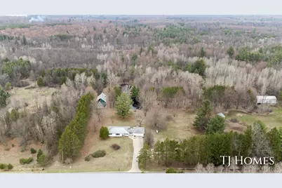 5818 E Sternberg Road, Fruitport, MI 49415 - Photo 31