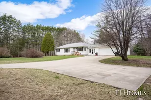 5818 E Sternberg Rd, Fruitport, MI 49415 - Photo 29