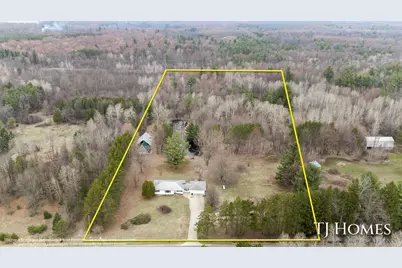 5818 E Sternberg Road, Fruitport, MI 49415 - Photo 1