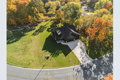 8060 Hunters Crossing, Kalamazoo, MI 49009 - Photo 3