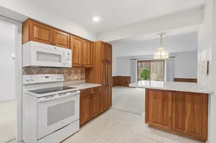 5880 Manorwood Dr, Kalamazoo, MI 49009 - Photo 15