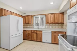 5880 Manorwood Dr, Kalamazoo, MI 49009 - Photo 13