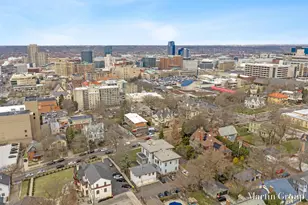 44 Lafayette Ave NE, Grand Rapids, MI 49503 - Photo 3