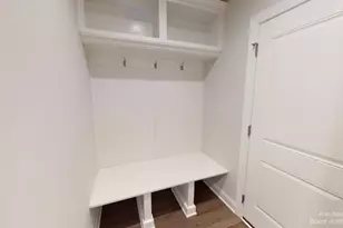 3010 N Spurway Dr, Ann Arbor, MI 48105 - Photo 7