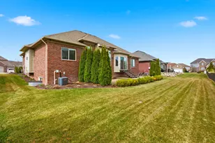 55362 Trevino Dr, Macomb, MI 48042 - Photo 3