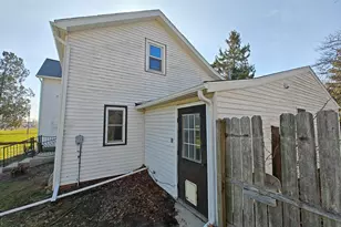 5587 E Karen Ct, Stevensville, MI 49127 - Photo 9