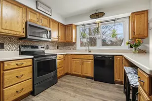 146 Orbit Dr, Battle Creek, MI 49014 - Photo 9