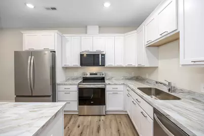 2221 Watertown Way NE, Grand Rapids, MI 49505 - Photo 7