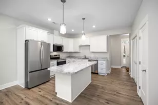 2221 Watertown Way NE, Grand Rapids, MI 49505 - Photo 9