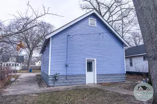 71 Crescent Ave, Muskegon, MI 49444 - Photo 25