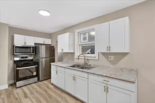 947 Crescent St NE, Grand Rapids, MI 49503 - Photo 15