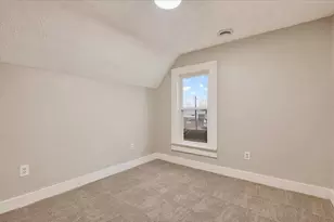 947 Crescent St NE, Grand Rapids, MI 49503 - Photo 19