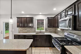 1701 J W Way, Saint Joseph, MI 49085 - Photo 9