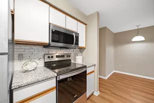 1755 Weatherstone Dr, Ann Arbor, MI 48108 - Photo 17