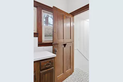 16 E Cleveland Avenue, Muskegon, MI 49444 - Photo 27