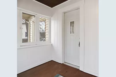 16 E Cleveland Avenue, Muskegon, MI 49444 - Photo 9