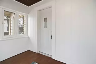 16 E Cleveland Ave, Muskegon, MI 49444 - Photo 9