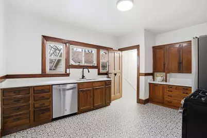 16 E Cleveland Avenue, Muskegon, MI 49444 - Photo 23