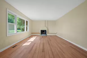 8218 N 37th St, Richland, MI 49083 - Photo 3