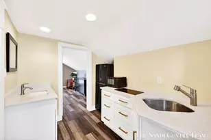 209 Clinton Ave, Grand Haven, MI 49417 - Photo 35