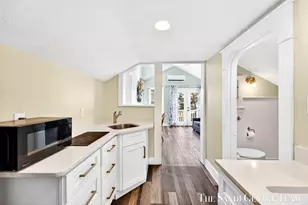 209 Clinton Ave, Grand Haven, MI 49417 - Photo 27