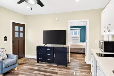 209 Clinton Avenue, Grand Haven, MI 49417 - Photo 7