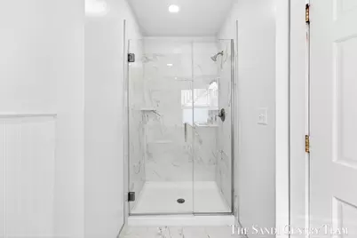 209 Clinton Avenue, Grand Haven, MI 49417 - Photo 27