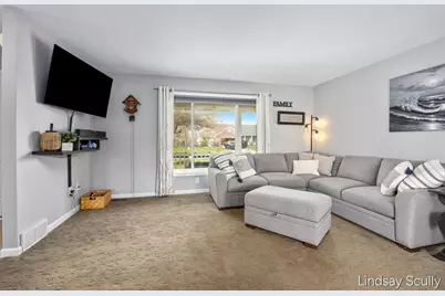 7855 Meadowood Drive, Hudsonville, MI 49426 - Photo 9