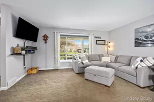 7855 Meadowood Dr, Hudsonville, MI 49426 - Photo 9