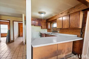 11496 SW Greenville Rd, Greenville, MI 48838 - Photo 9