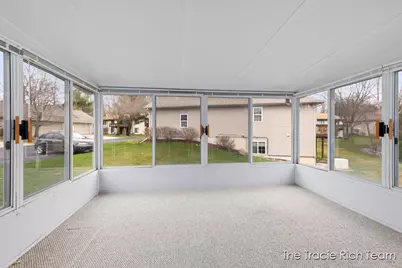 4889 Castle Hill Court NE, Rockford, MI 49341 - Photo 9