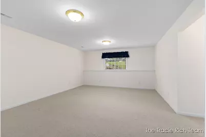 4889 Castle Hill Court NE, Rockford, MI 49341 - Photo 15