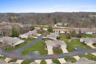 4889 Castle Hill Ct NE, Rockford, MI 49341 - Photo 31