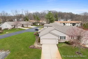 4889 Castle Hill Ct NE, Rockford, MI 49341 - Photo 23