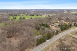 6640 Pine Island Dr NE, Comstock Park, MI 49321 - Photo 47