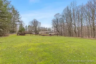 6640 Pine Island Dr NE, Comstock Park, MI 49321 - Photo 41