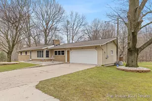 6640 Pine Island Dr NE, Comstock Park, MI 49321 - Photo 3
