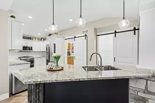 1070 Hawkins Ct, Kalamazoo, MI 49009 - Photo 9