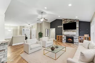 1070 Hawkins Ct, Kalamazoo, MI 49009 - Photo 5