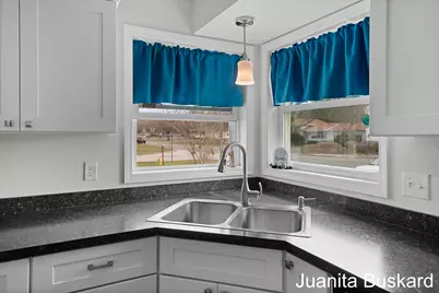 2276 Emens Drive, Muskegon, MI 49444 - Photo 9