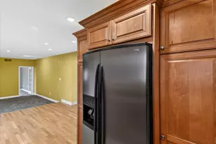 7637 Embassy Dr, Canton, MI 48187 - Photo 13