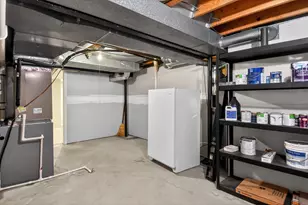 7637 Embassy Dr, Canton, MI 48187 - Photo 41