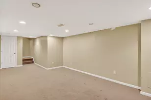 7637 Embassy Dr, Canton, MI 48187 - Photo 35