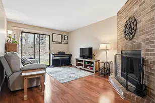 412 Forest Dr, Brighton, MI 48116 - Photo 3