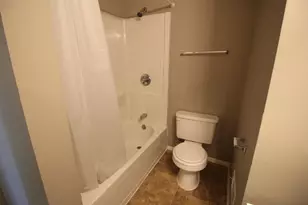 16265 Oakbrook St, Romulus, MI 48174 - Photo 9