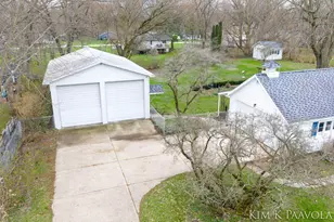 916 James St, Plainwell, MI 49080 - Photo 7