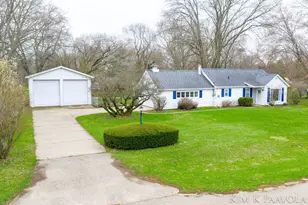 916 James St, Plainwell, MI 49080 - Photo 1