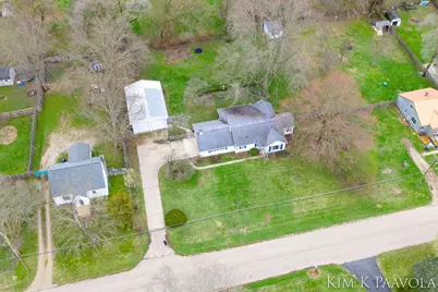 916 James Street, Plainwell, MI 49080 - Photo 5